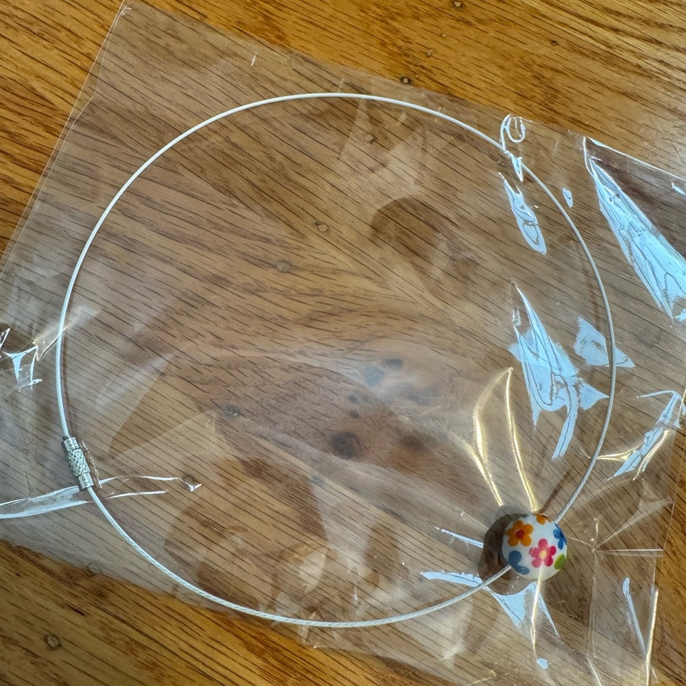 Flower Bead Circle Pendant Necklace